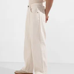 the indian garage co. Men Relaxed Fit Mid Rise White Jeans image 3