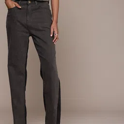 Roadster Women Straight Fit Light Fade Colourblocked Stretchable Jeans-image-55