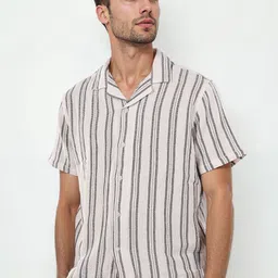 Celio Men Classic Boxy Opaque Striped Casual Shirt-picture-37