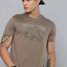 Levis Pure Cotton Graphic Printed Slim Fit T-shirt-picture-32