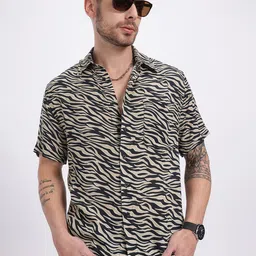 glitchez Art Vibes Abstract Printed Relaxed Shirt-picture-16