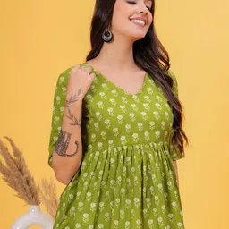 SHIONS Print Twisted Cotton Top image 1