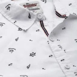 Roadster Men White Conversational Printed Cotton Casual Sustainable Shirt image 4