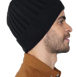 iSWEVEN Unisex Black Beanie image 4