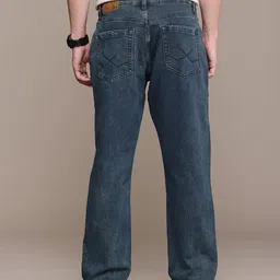 WROGN Men Relaxed Fit Light Fade Stretchable Jeans image 3