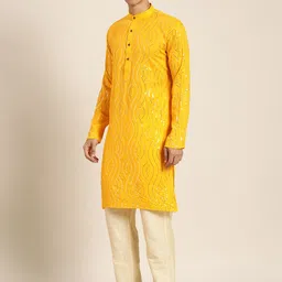 SOJANYA Men Embroidered Kurta image 4