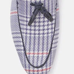 Anouk Men White & Blue Houndstooth Printed Taselled Loafers image 4