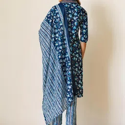 SKYLEE Women Floral Printed Kurta with Churidar & Dupatta image 5