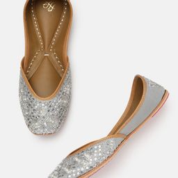 House of Pataudi Women Embellished Ethnic Mojaris-picture-26