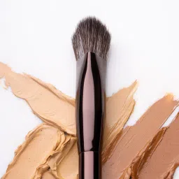 PAC T07 Small Concealer Brush image 3