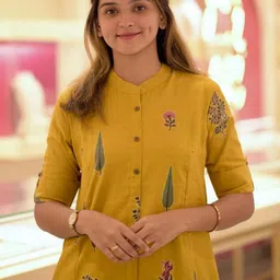 Anni Designer Women Floral Printed Roll-Up Sleeves Regular Kurta Se image 3