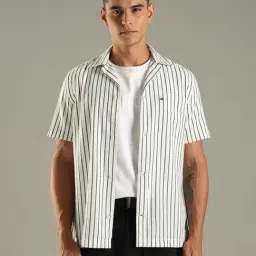 Tommy Hilfiger Green Cotton Regular Fit Striped Shirt-picture-32