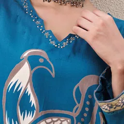 Nehamta Animal Printed V-Neck Straight Sequinned Kurta With Palazzos image 2