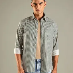 Tommy Hilfiger Green Cotton Regular Fit Striped Shirt-picture-24