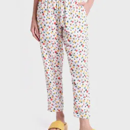 Bewakoof White Printed Pyjamas-image-24