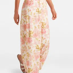 Forever New Off White Floral Print Regular Fit High Rise Trousers image 3