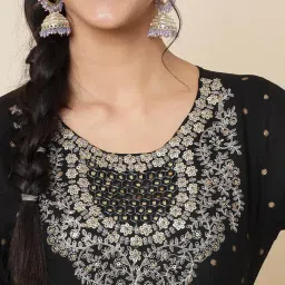 Meeranshi Black Embroidered Kurta With Pant & Dupatta image 3