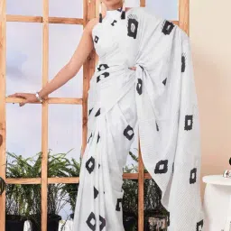 Satrani White Bandhani Saree With Unstitched Blouse-image-32