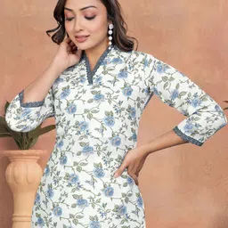 RUNAYA NX Women Floral Printed Kurti with Trousers & Dupatta image 5