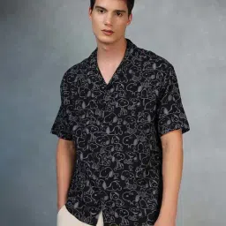 Bewakoof Black Loose Fit Graphic Print Oversized Shirt-image-52