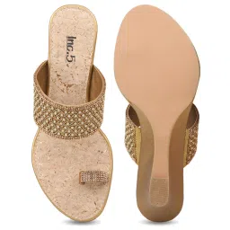 Inc.5 Women's Antique Gold Toe Ring Wedges image 3