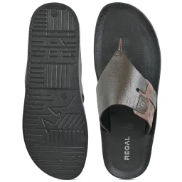 Regal Men's Brown Thong Sandals image 3