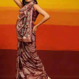 Silk Land White & Maroon Silk Woven Banarasi Saree With Unstitched Blouse image 3