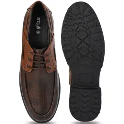 Styli Men's Brown Boat Shoes image 4