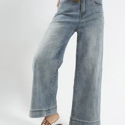 Sera Women Smart Wide Leg High-Rise Light Fade Stretchable Jeans-picture-22