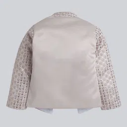 FOURFOLDS Boys Embroidered Mandarin Collar Three-Piece Suit image 3