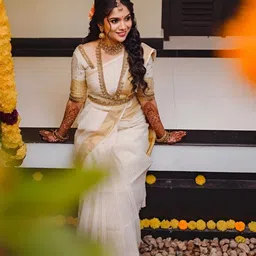 VASTRAHUT Woven Design Zari Silk Blend Handloom Banarasi Saree image 3