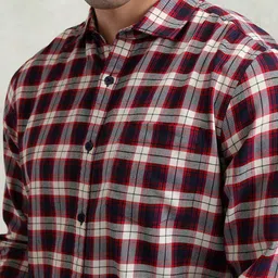 HIGHLANDER Men Button-Down Collar Checked Cotton Casual Shirt image 3