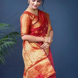 JUICE BEAUTY Woven Design Zari Silk Blend Saree image 3