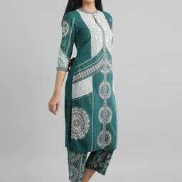 AURELIA Women Green Geometric Yoke Design Flared Sleeves Sequins Kurta image 2
