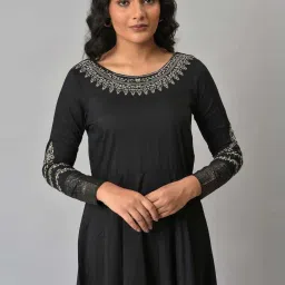 W Black Embroidered A Line Kurta image 5