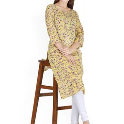 Neelokurti Women Floral Printed Patchwork Crepe Kurta image 4