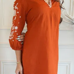 Women Basket Women Ethnic Motifs Embroidered Regular Thread Work Kurti with Trousers image 2