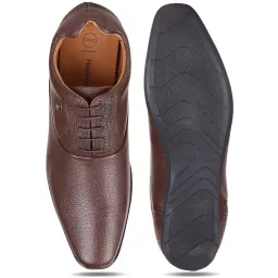 Hush Puppies by Bata Men's Brown Oxford Shoes image 3