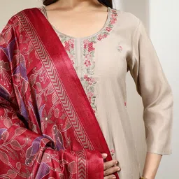 HERE&NOW Women Floral Embroidered Regular Thread Work Kurta with Trousers & With Dupatta image 2