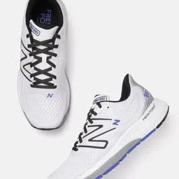 New Balance Men Woven Design Running Shoes image 1