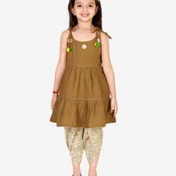 Superminis Pure Cotton Sleeveless Gota Flower Embellished Tiered Kurta With Geometric Designed Dhoti - Olive Green-picture-14