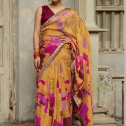 Mirchi Fashion Yellow Vichitra Silk Geometric Printed Saree For Women-picture-45