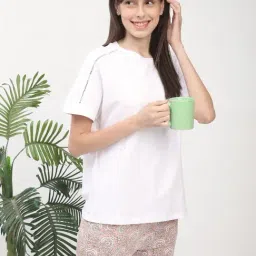 R&B White & Peach Cotton T-Shirt With Pyjamas image 3