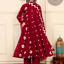 DIVASTRI Women Printed Regular Kurta with Trousers & Dupatta-image-25