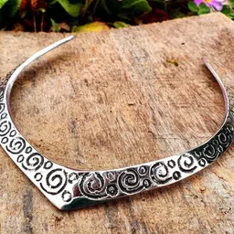 NVR Women Handmade Silver-Plated Oxidized Collar Choker Necklace image 2