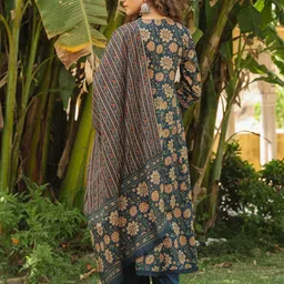 AARAAS Women Floral Printed Mirror Work Pure Cotton Kurta With Palazzos And Dupatta image 5