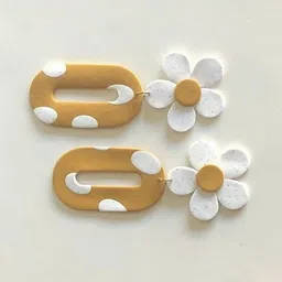 VMA PLAY FASHION Contemporary Drop Earrings image 2