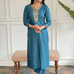 CaniBani Women Ethnic Motifs Embroidered Regular Thread Work Kurta with Trousers & With Dupatta image 4