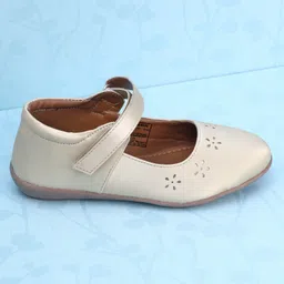 Pine Kids Party Wear Belly Shoes Floral Appliques - Cream image 4