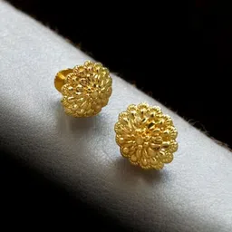 MA FASHION Set Of 2 Gold Plated Floral Shaped Studs image 2